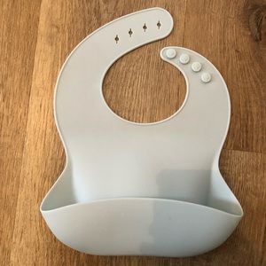 New without tags silicone bib